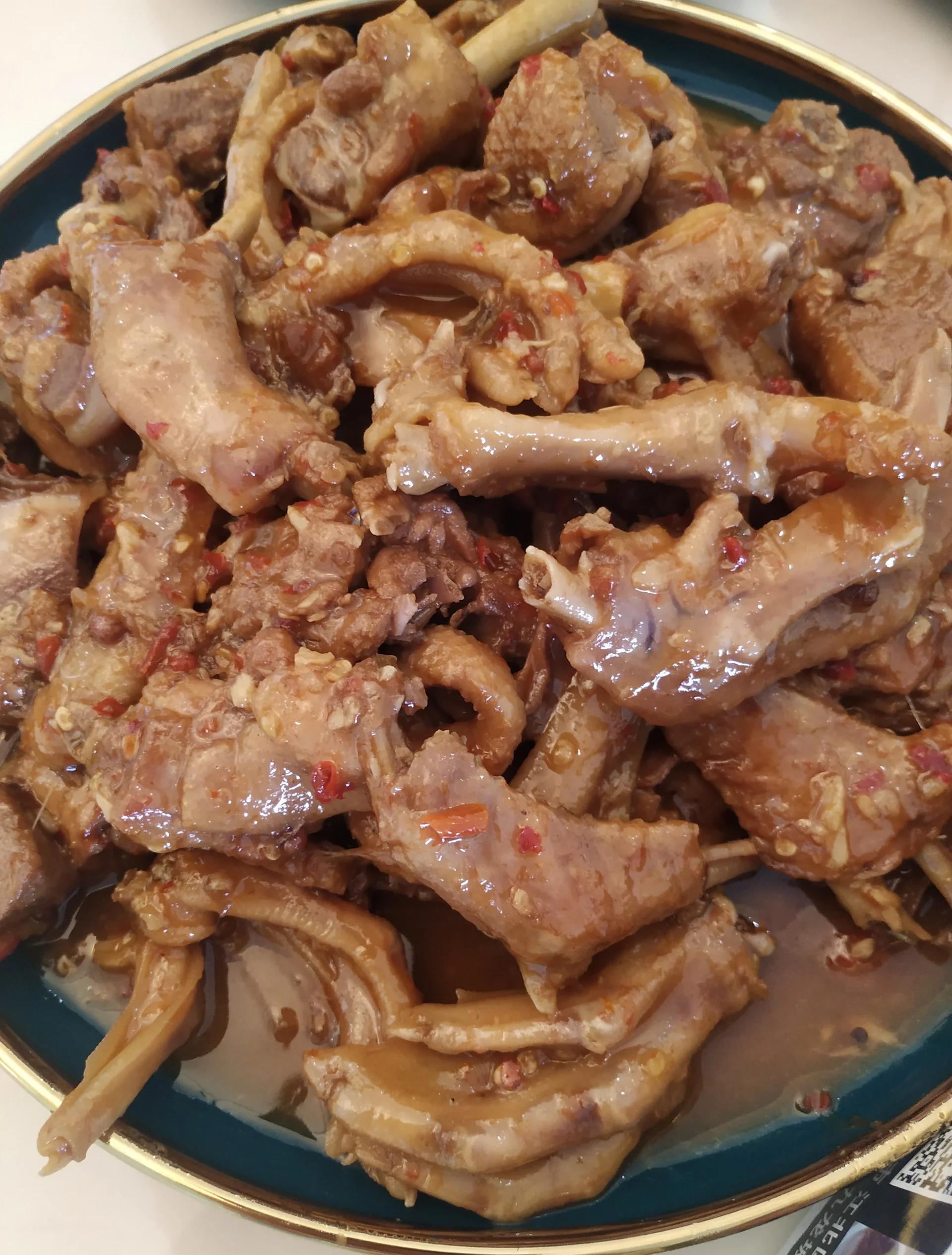 啤酒鸭里面加什么素菜(啤酒鸭里面加什么素菜好吃)