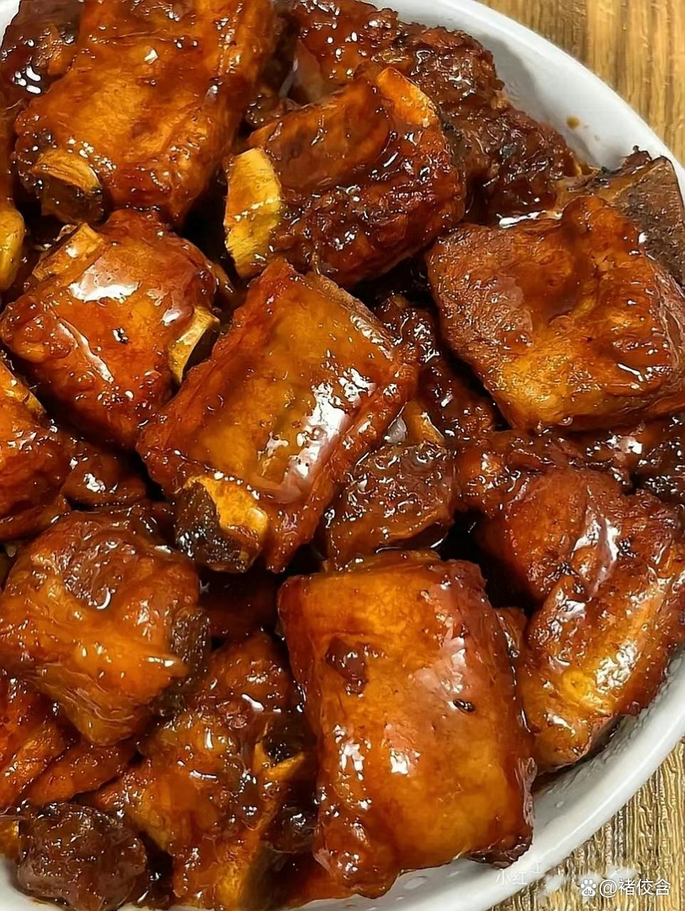 家常菜红烧排骨怎么做(家常红烧排骨做法步骤窍门)