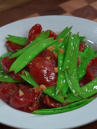 腊肠可以炒什么素菜(腊肠炒什么菜好吃窍门)