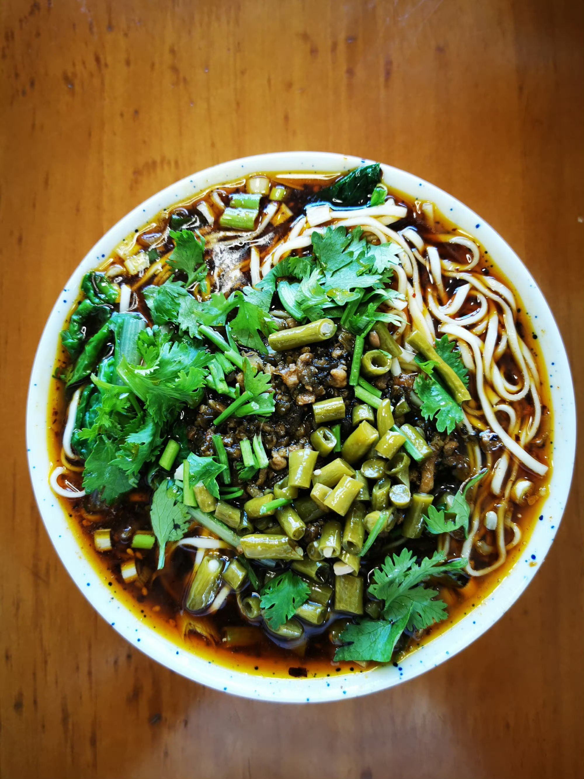 排骨汤面的家常做法(排骨汤面的家常做法视频)