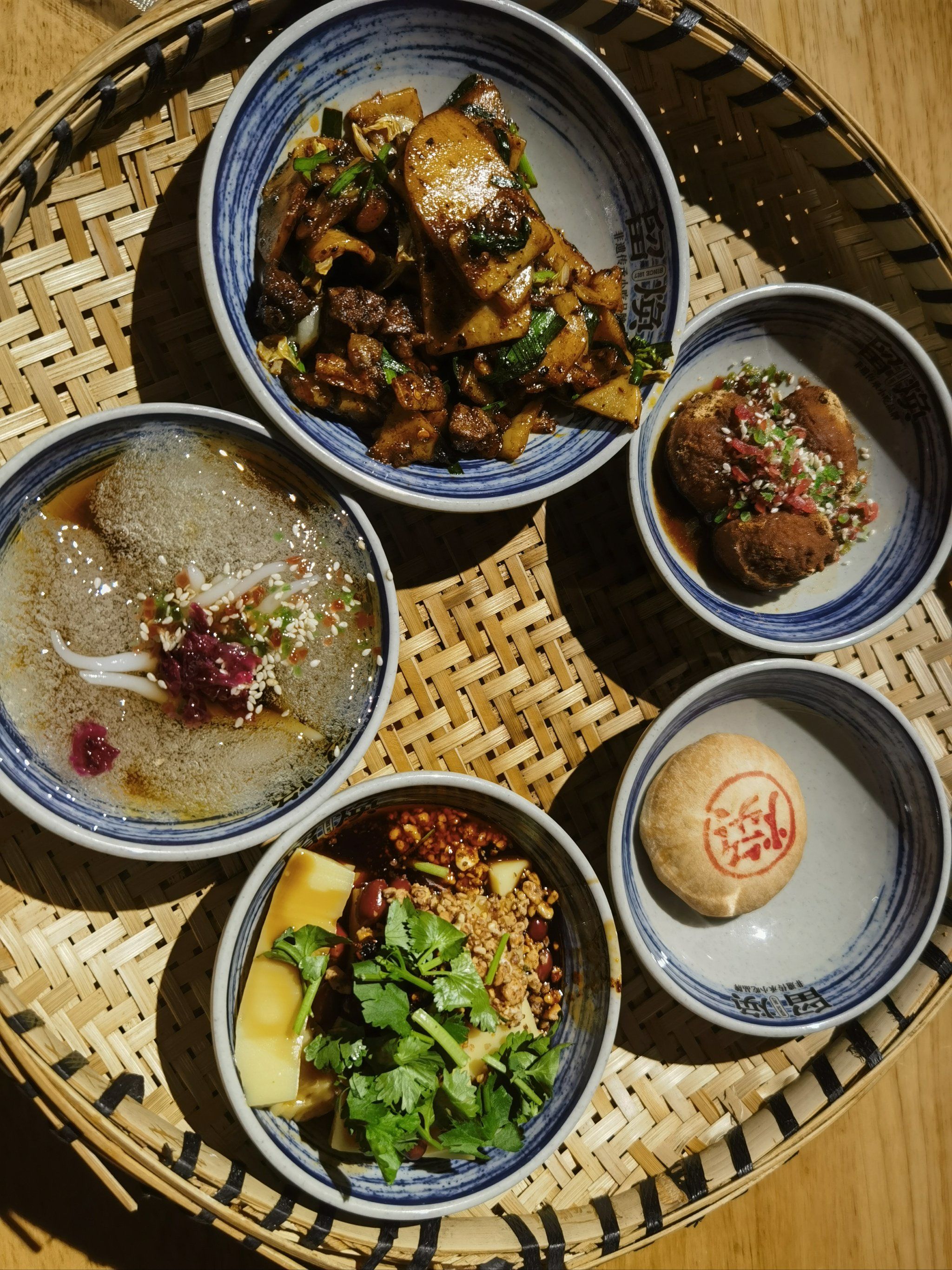 云南小吃.(云南小吃什么鸡脚)