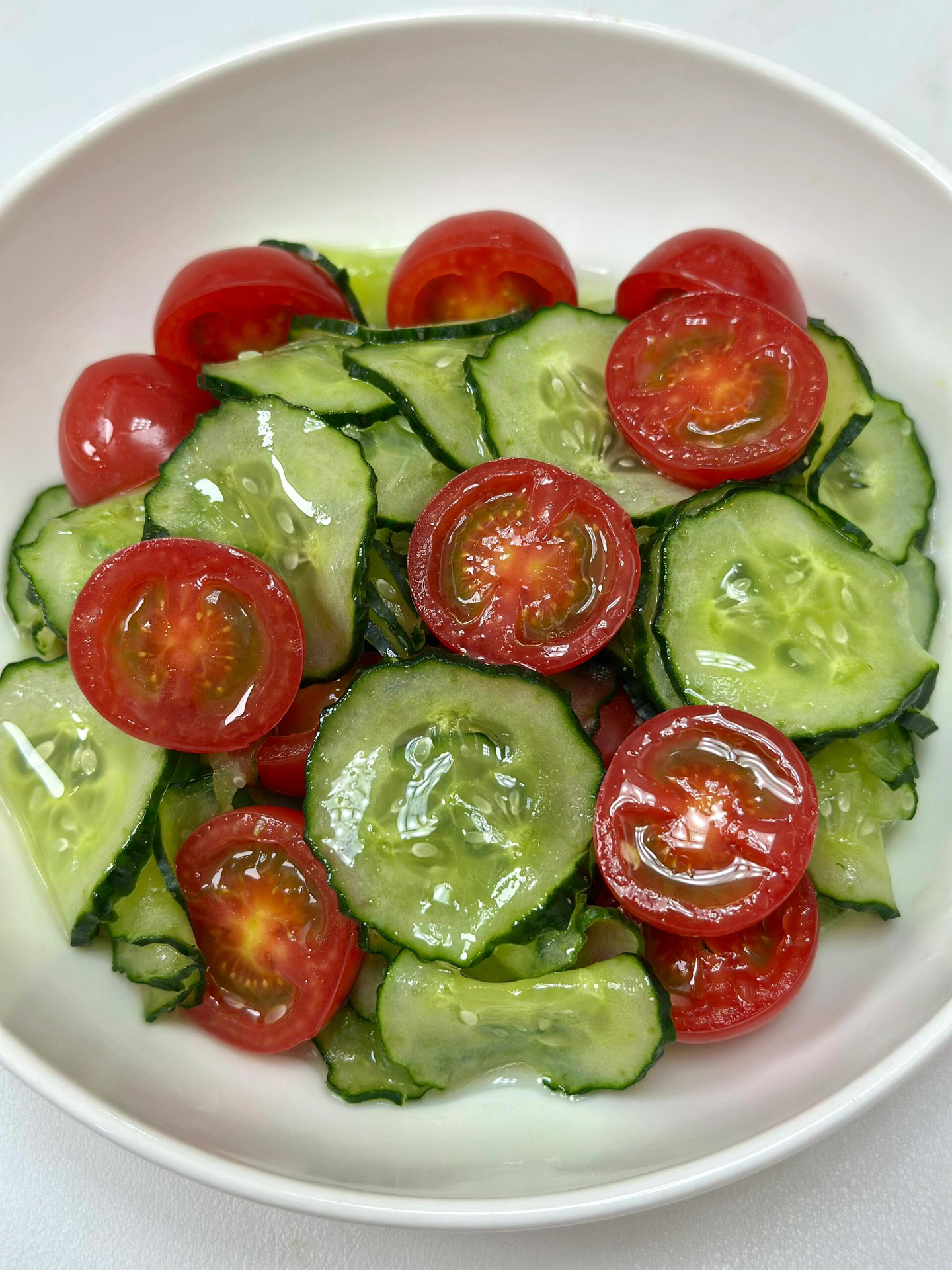 西红柿黄瓜鸡蛋凉菜(黄瓜西红柿加鸡蛋凉拌)