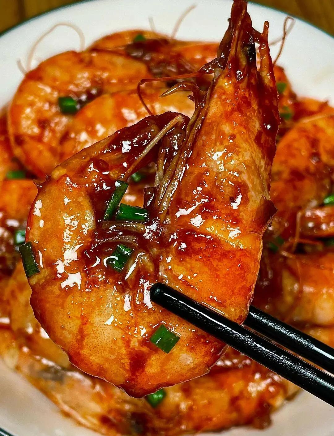 红烧明虾家常做法(红烧虾的最简单做法) 红烧明虾家常做法(红烧虾的最简单做法)