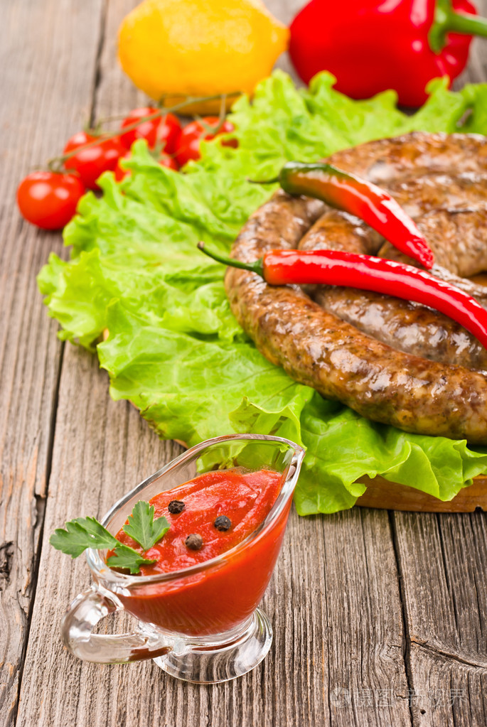 香肠和什么素菜(香肠和什么素菜一起炒)