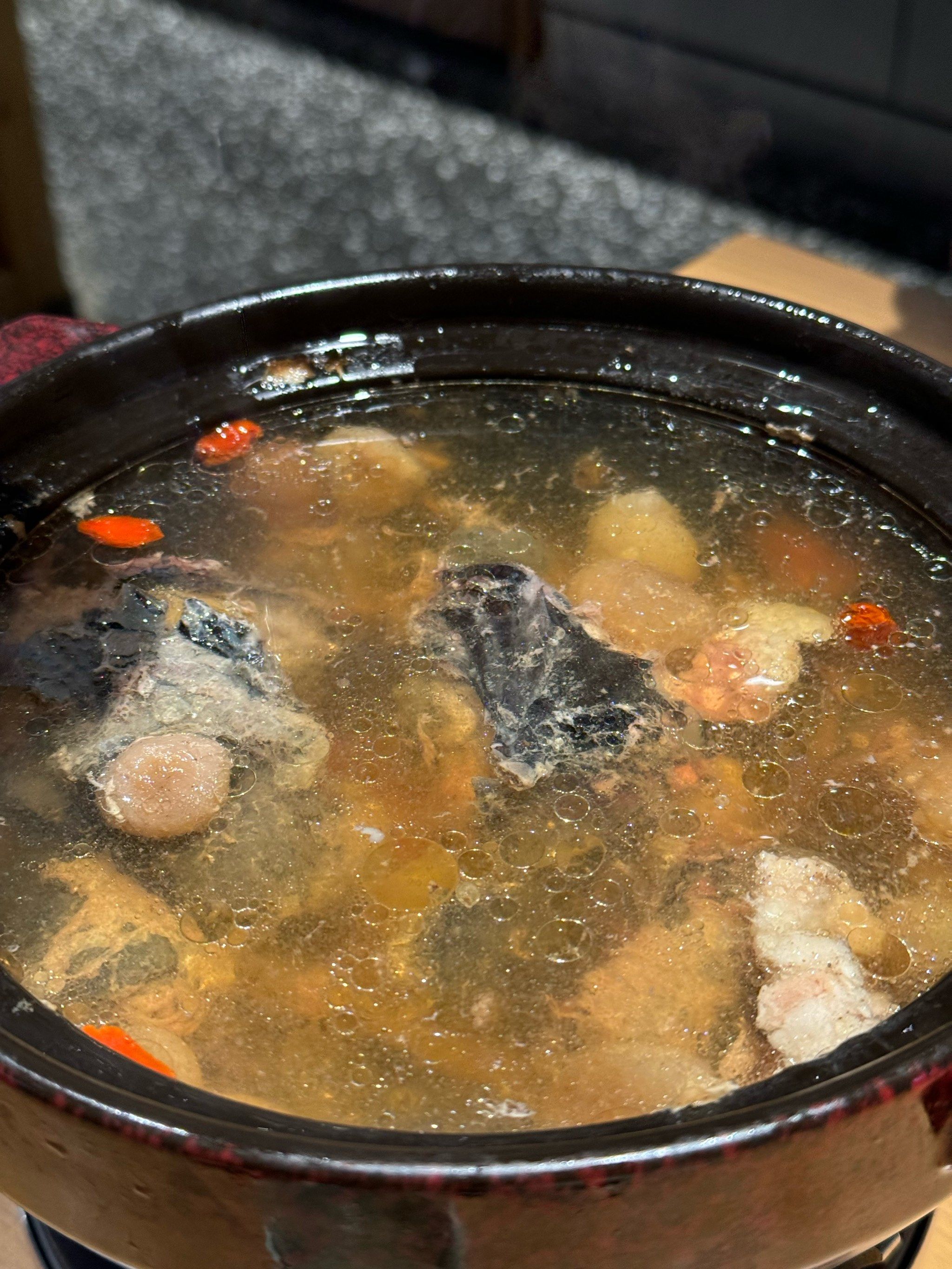 清炖乌鸡汤的家常做法(清炖乌鸡汤放什么调料窍门)