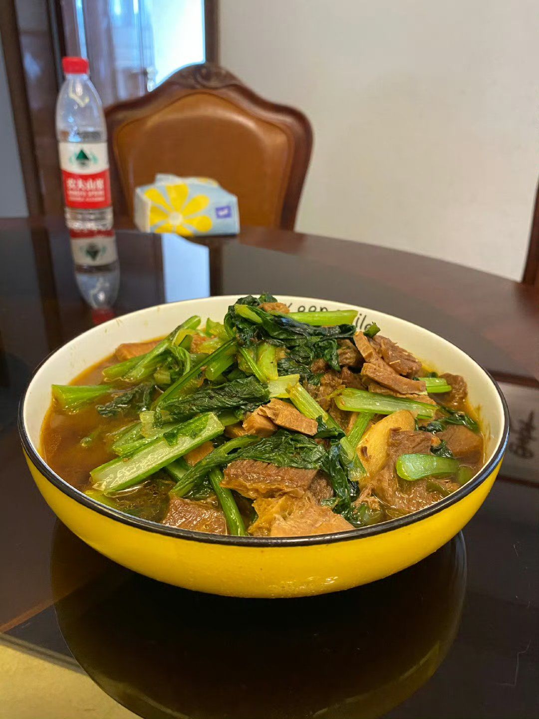 牛肉配什么素菜炒(牛肉最佳搭配蔬菜炒)