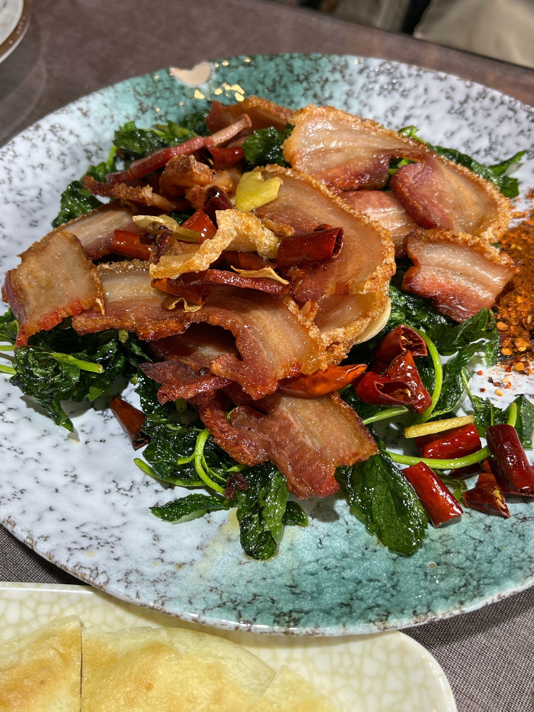 纳西炸的小吃(纳西火锅的特色)