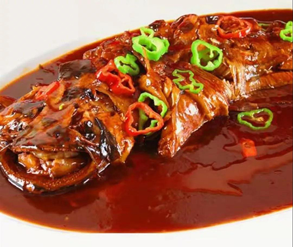 川菜红烧鲶鱼做法家常(红烧鲶鱼的做法大全家常窍门)