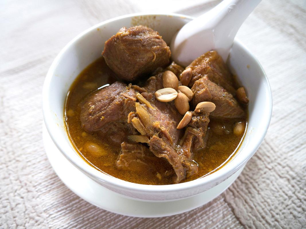 猪肺汤做法大全家常(猪肺汤做法大全家常菜)