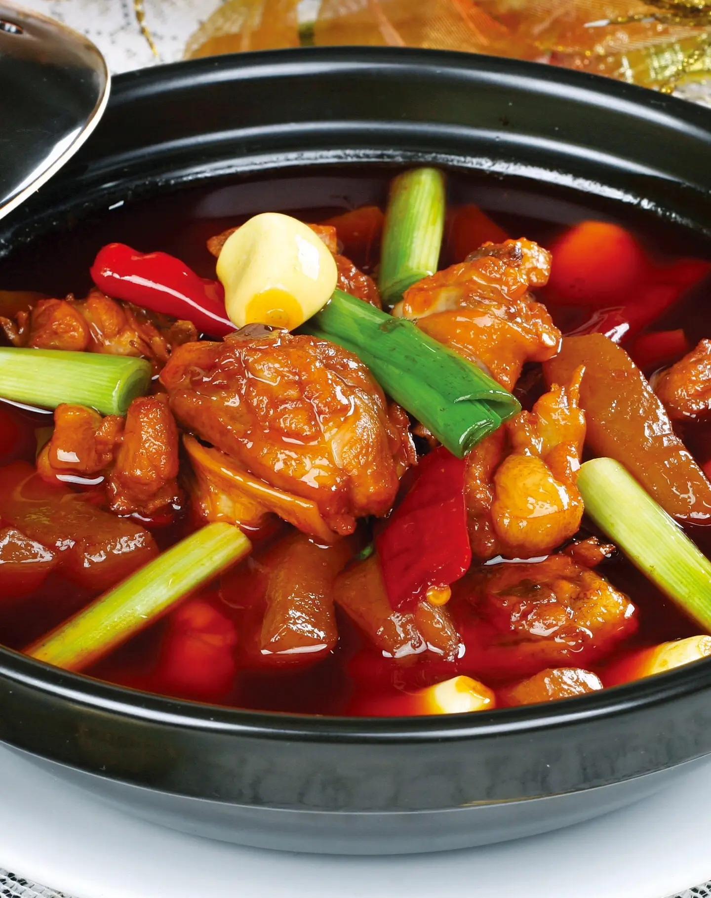 鸭子烧什么素菜好吃(鸭子烧什么菜最好吃窍门)