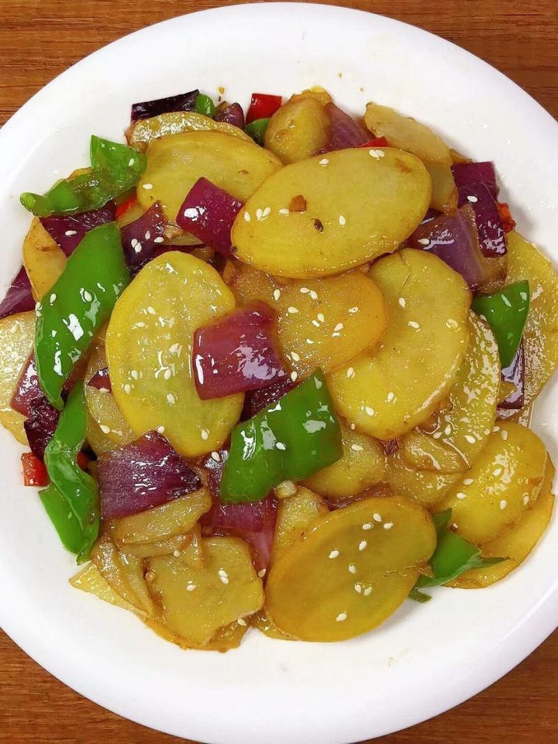 土豆炒葱头的家常做法(土豆片炒葱头怎么做好吃)