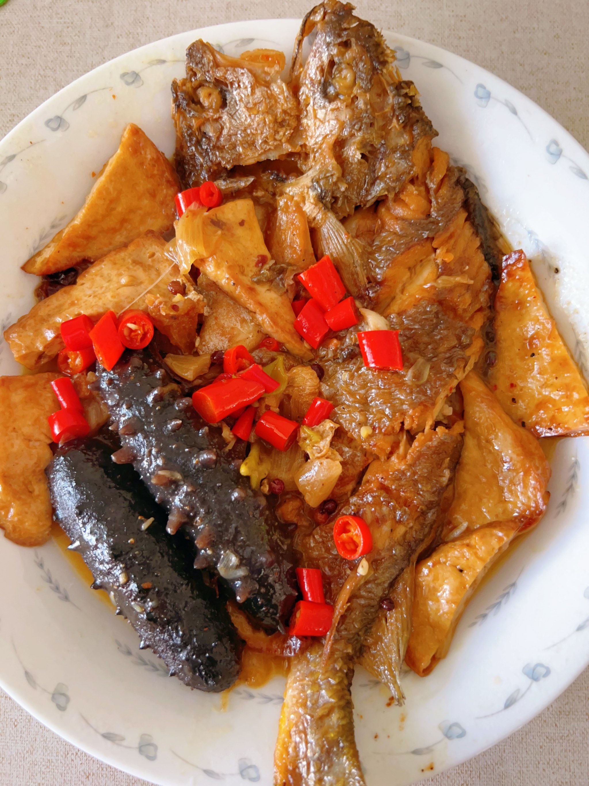 红烧大黄花鱼的家常做法(红烧大黄鱼的家常做法视频)