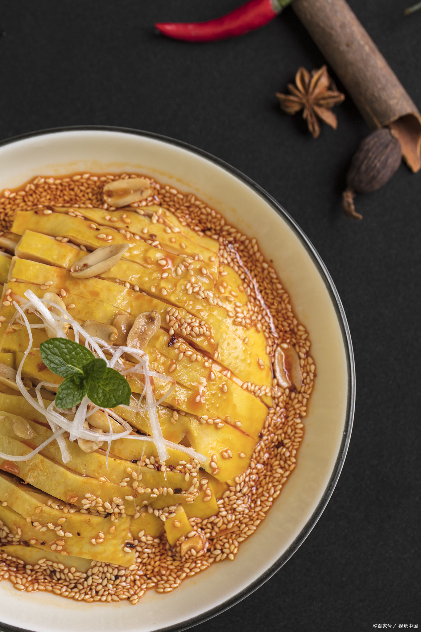 口水鸡小吃(家常菜口水鸡)