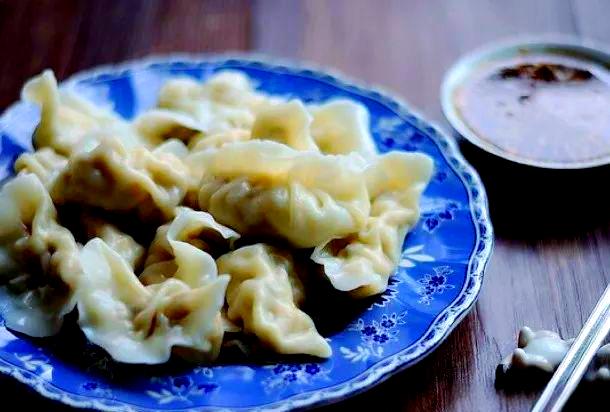 蘑菇饺子馅家常做法大全(饺子馅怎么做才好吃方法又简单)