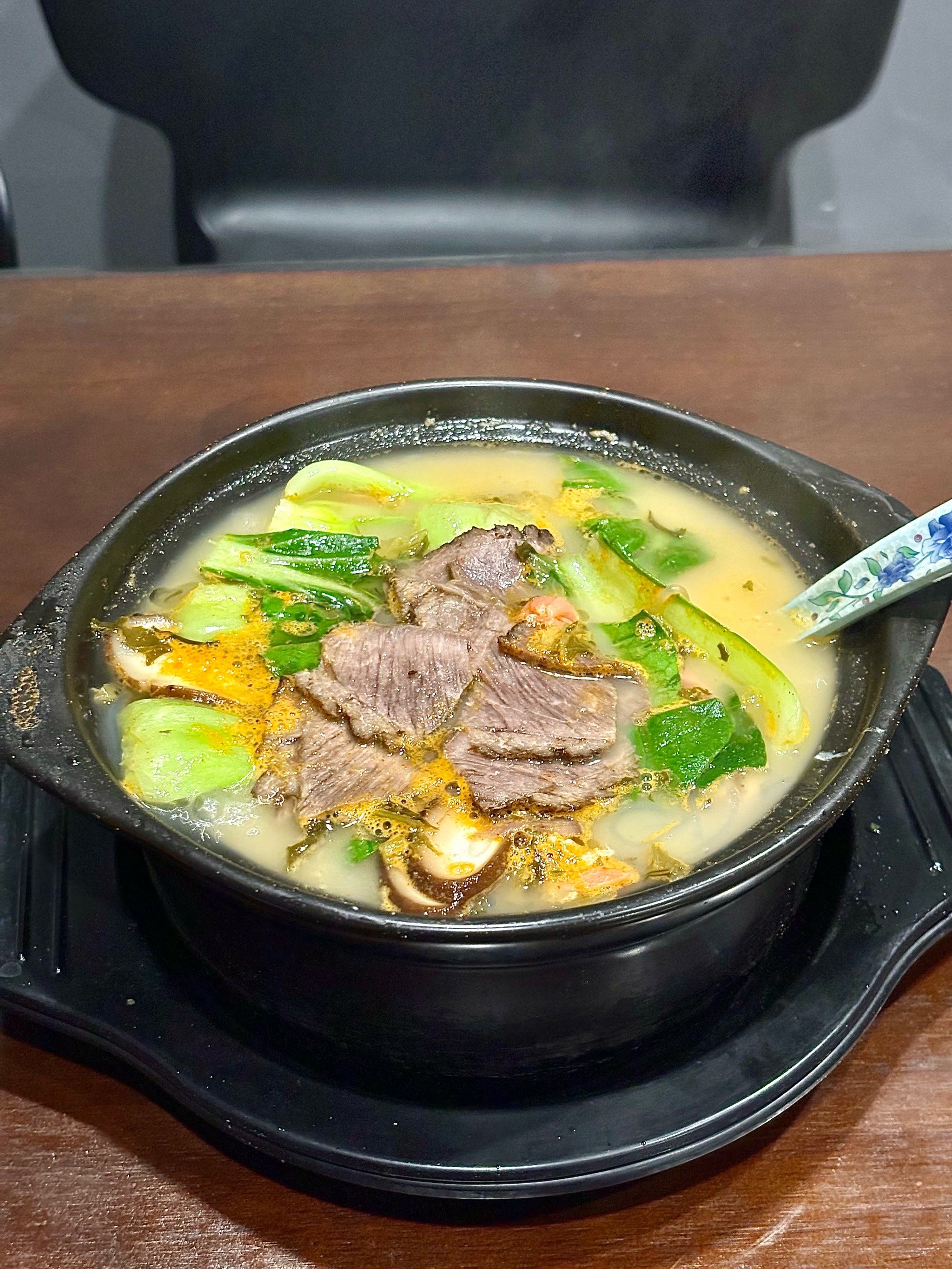 特色砂锅牛肉面(特色砂锅牛肉面图片)