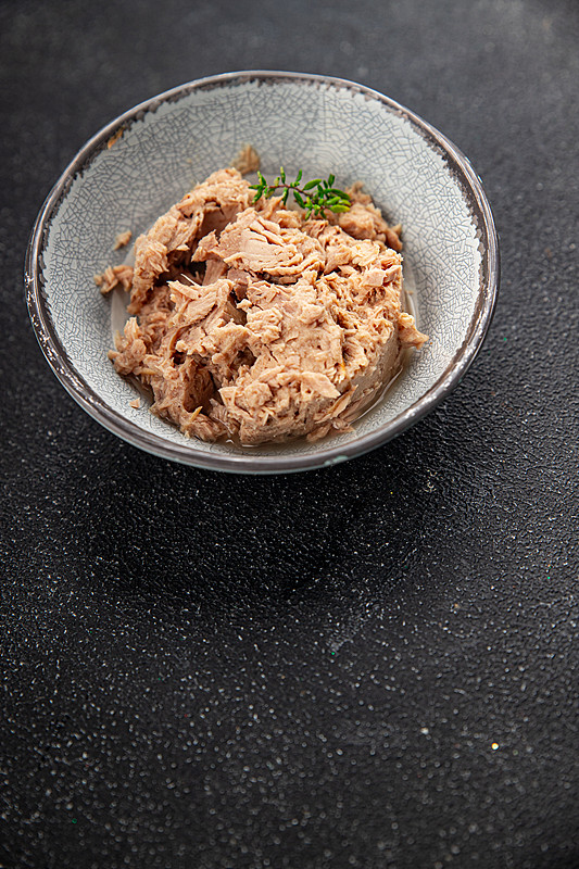 金枪鱼小吃(金枪鱼烹饪视频)