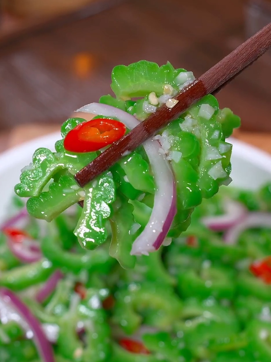 苦瓜拌凉菜窍门(苦瓜凉拌简单做法)