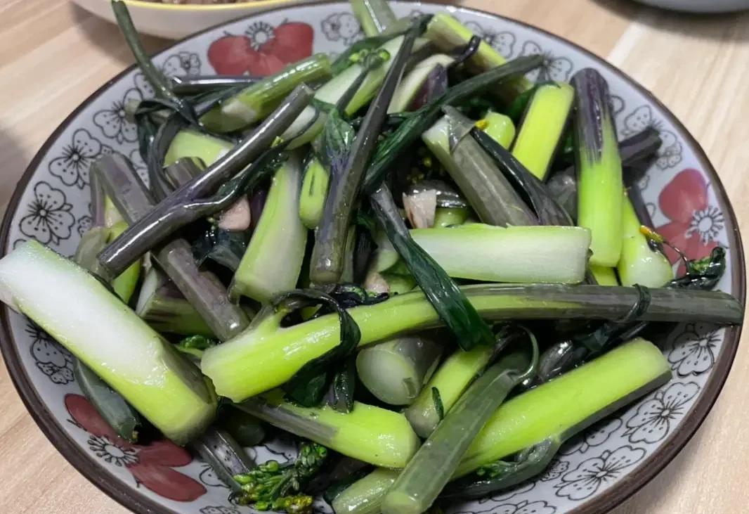 炝炒素菜加姜吗(炝炒素菜的炝炒是什么意思)