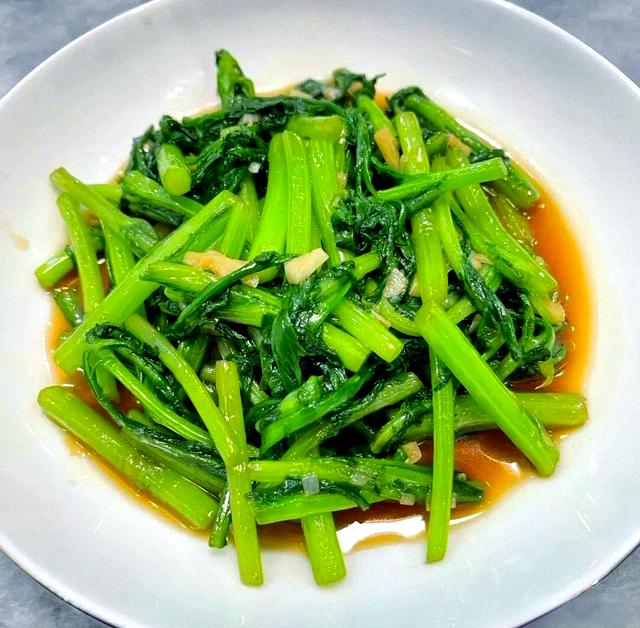 炝炒素菜加姜吗(炝炒素菜的炝炒是什么意思)