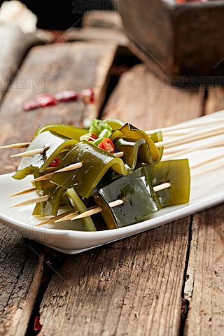 冷锅串串切素菜怎么做(冷锅串串荤素多少钱一串)