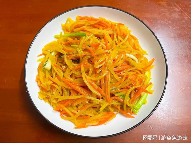 凉菜土豆胡萝卜(土豆胡萝卜拌凉菜还需要什么)