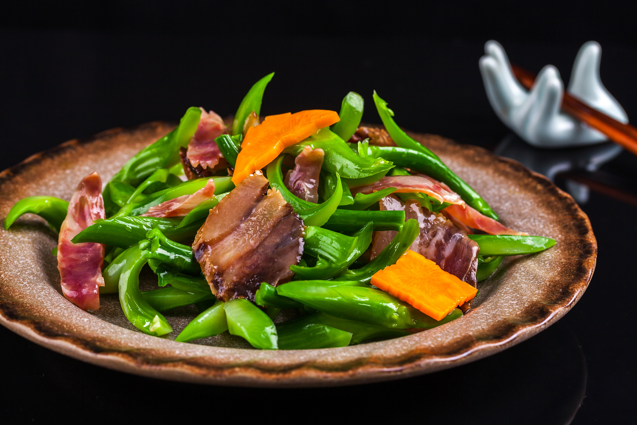 凉菜腊肉图片(腊肉的做法大全菜谱)