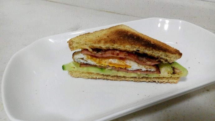 早餐煎蛋火腿(早餐煎蛋火腿肠的做法)