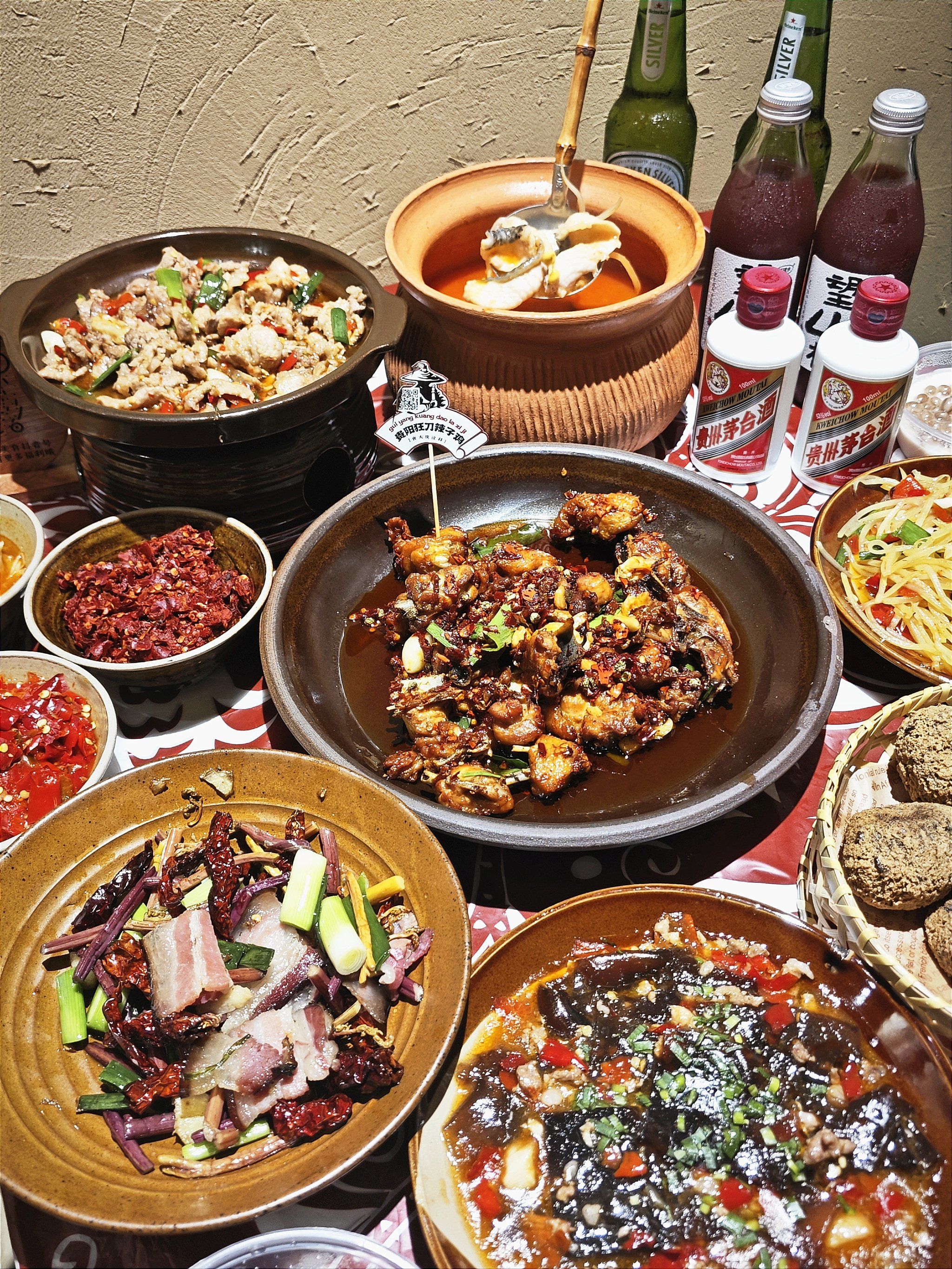 贵州地方特色菜(贵州十大特色菜 有名字的)