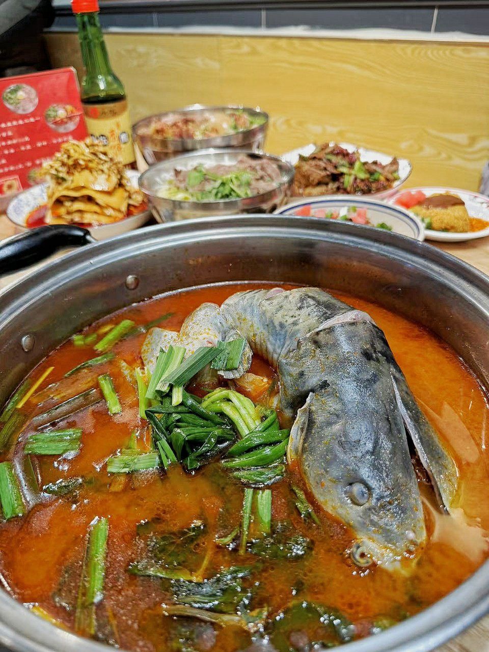 贵州地方特色菜(贵州十大特色菜 有名字的)