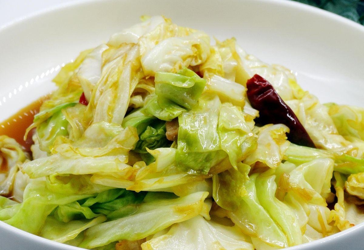 素菜洋葱能和白菜炒吗(洋葱可以白菜一起炒饭吗?)