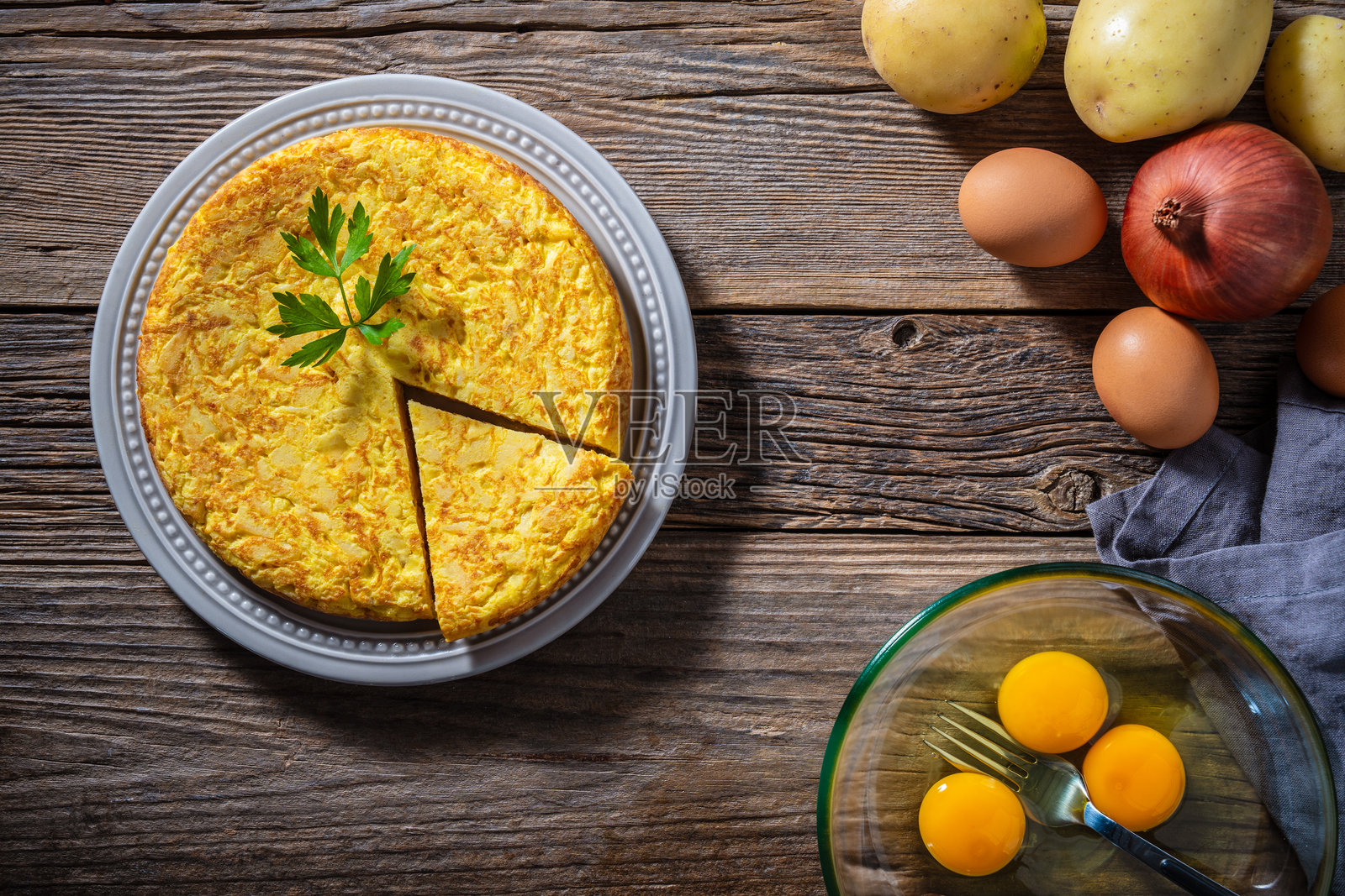 西班牙特色美食土豆饼(西班牙特色美食土豆饼的做法) 西班牙特色美食土豆饼(西班牙特色美食土豆饼的做法)