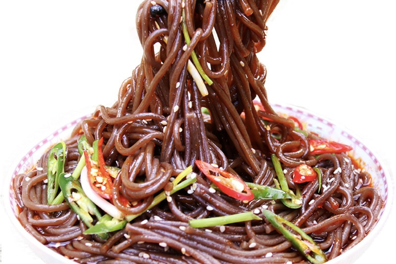 蕨根粉伴凉菜(蕨根粉凉拌好吃吗)