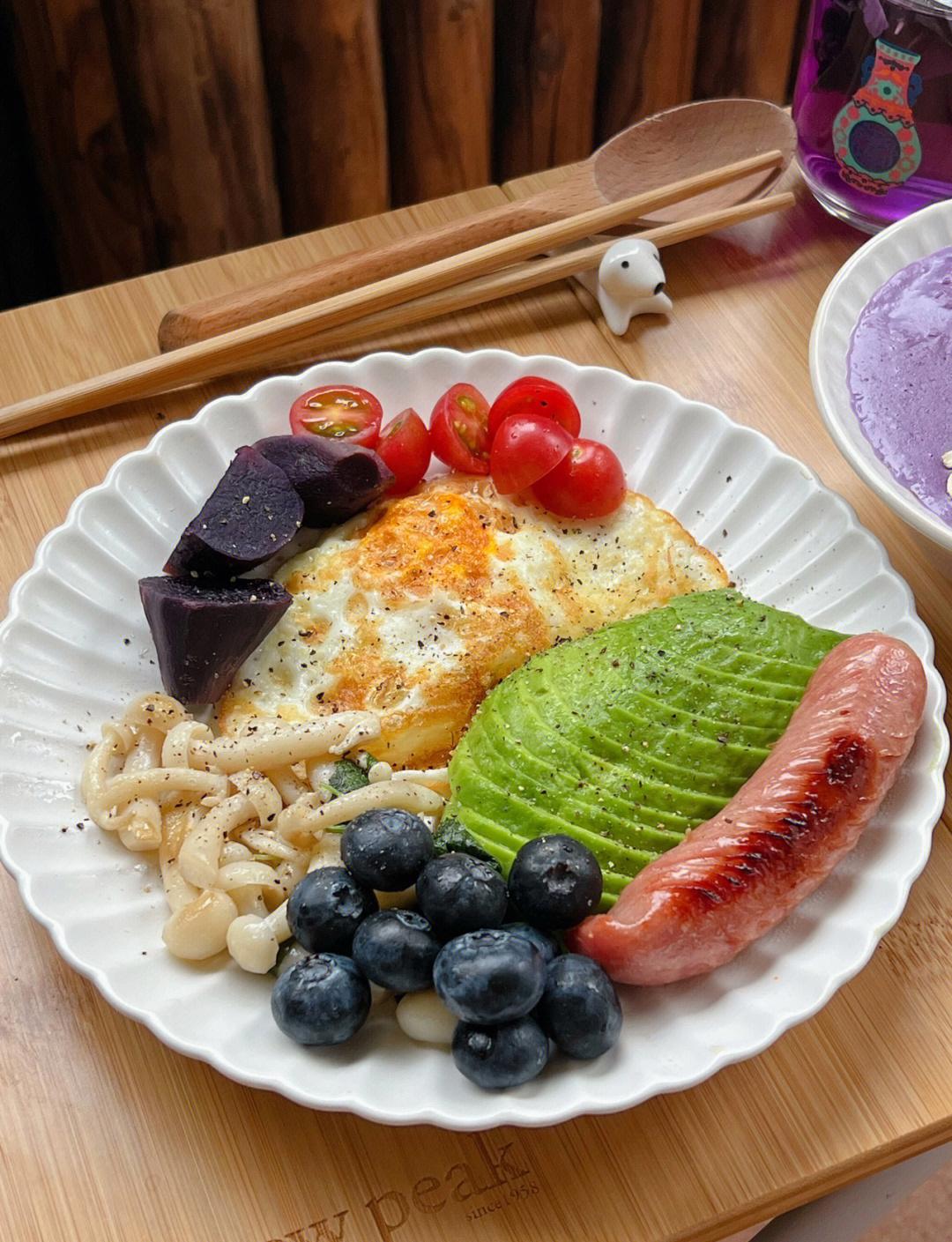 早餐吃紫薯配牛奶(早餐吃紫薯配牛奶好吗)