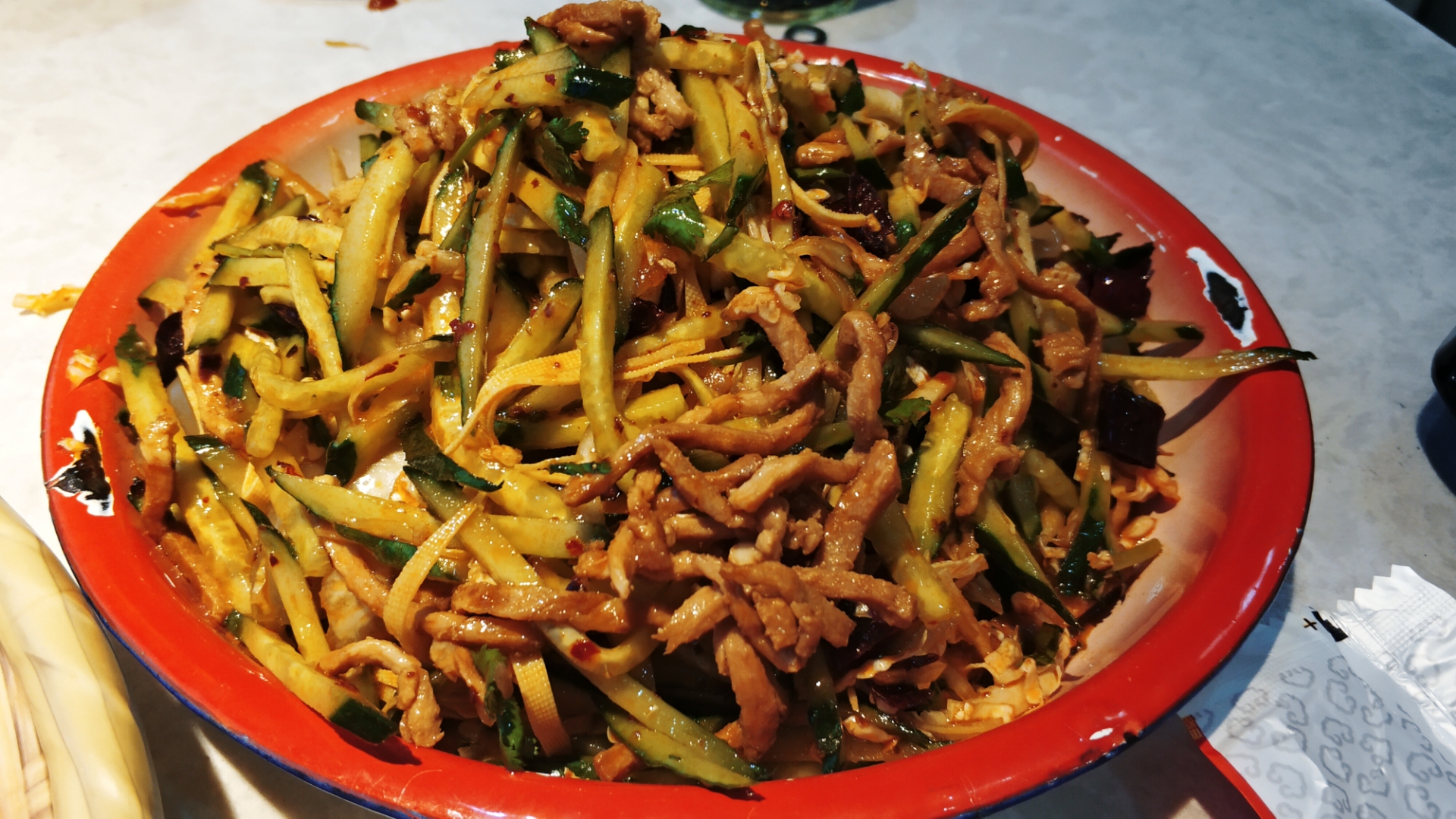 拌凉菜的辣椒吗(凉拌菜都是辣的吗)