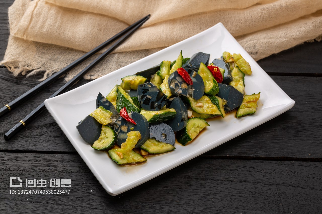 黄瓜鸡蛋香肠凉菜(鸡蛋香肠黄瓜可以做什么吃的)