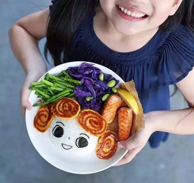 小孩做早餐(小孩做早餐给父母) 小孩做早餐(小孩做早餐给父母)