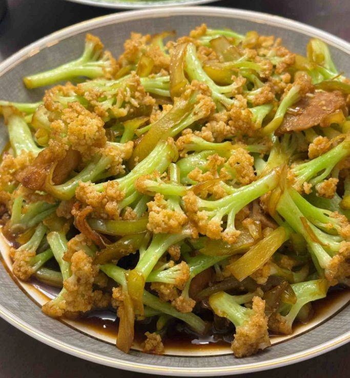 干煸素菜花的家常做法(干煸菜花的做法大全素菜窍门) 干煸素菜花的家常做法(干煸菜花的做法大全素菜窍门)