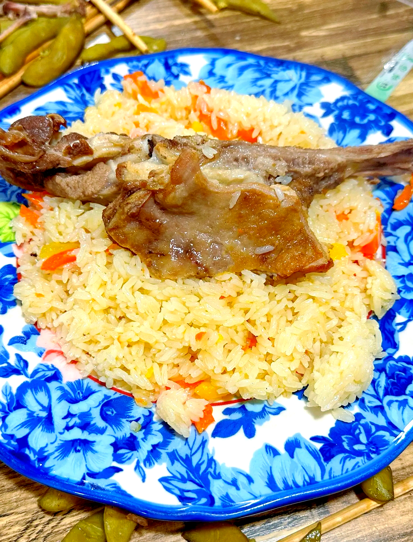 乌鲁木齐的新疆特色美食(乌鲁木齐的新疆特色美食是什么)