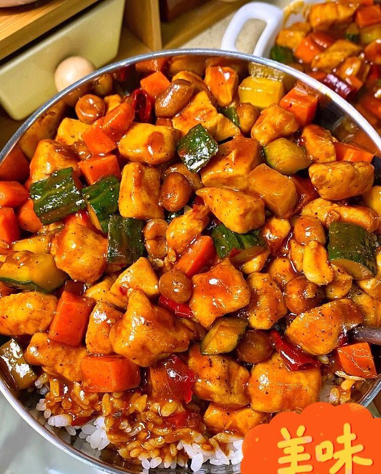 爆炒小公鸡的家常做法(爆炒小公鸡需要多长时间)