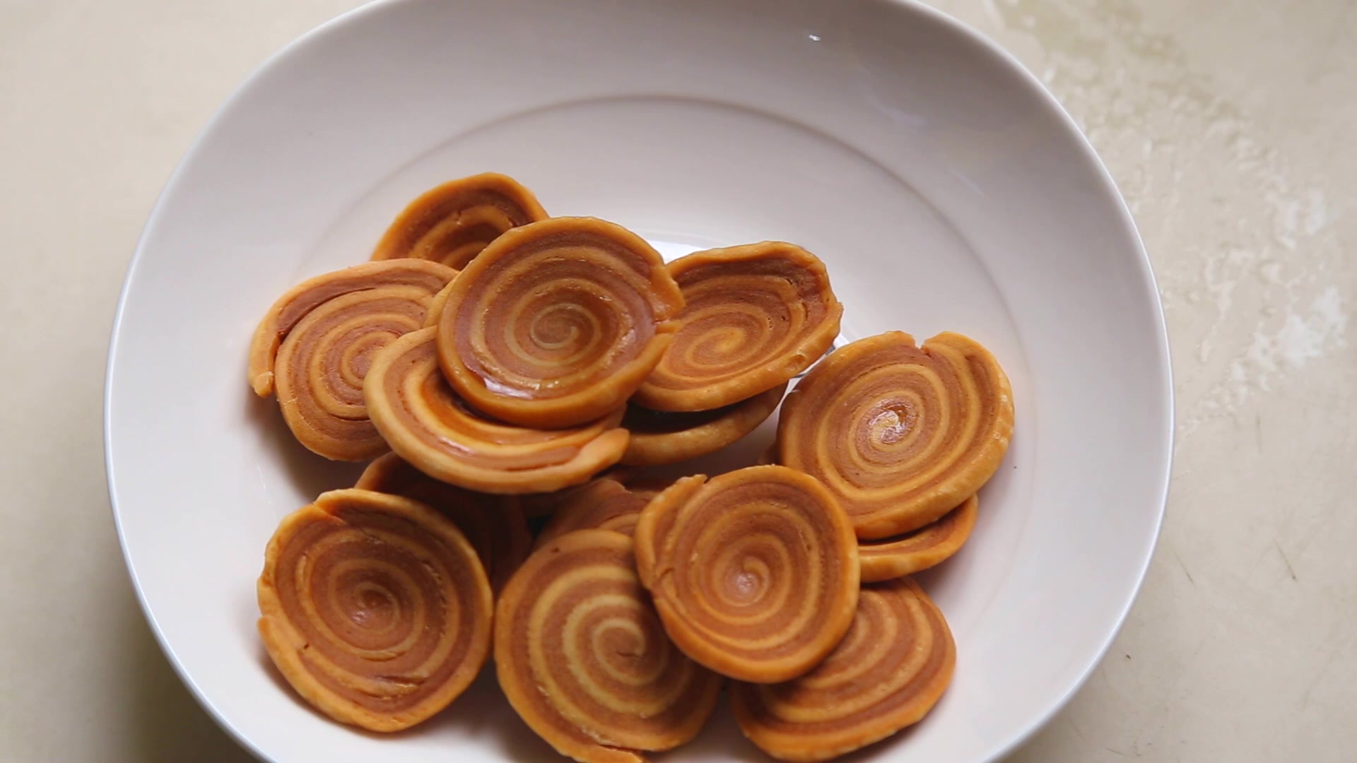 小吃耳朵(吃耳朵的视频)