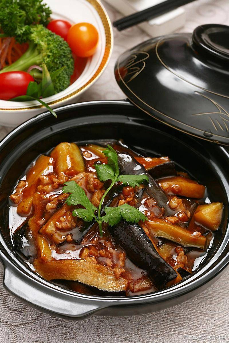 凉菜油焖茄子(油焖茄子放什么配料)