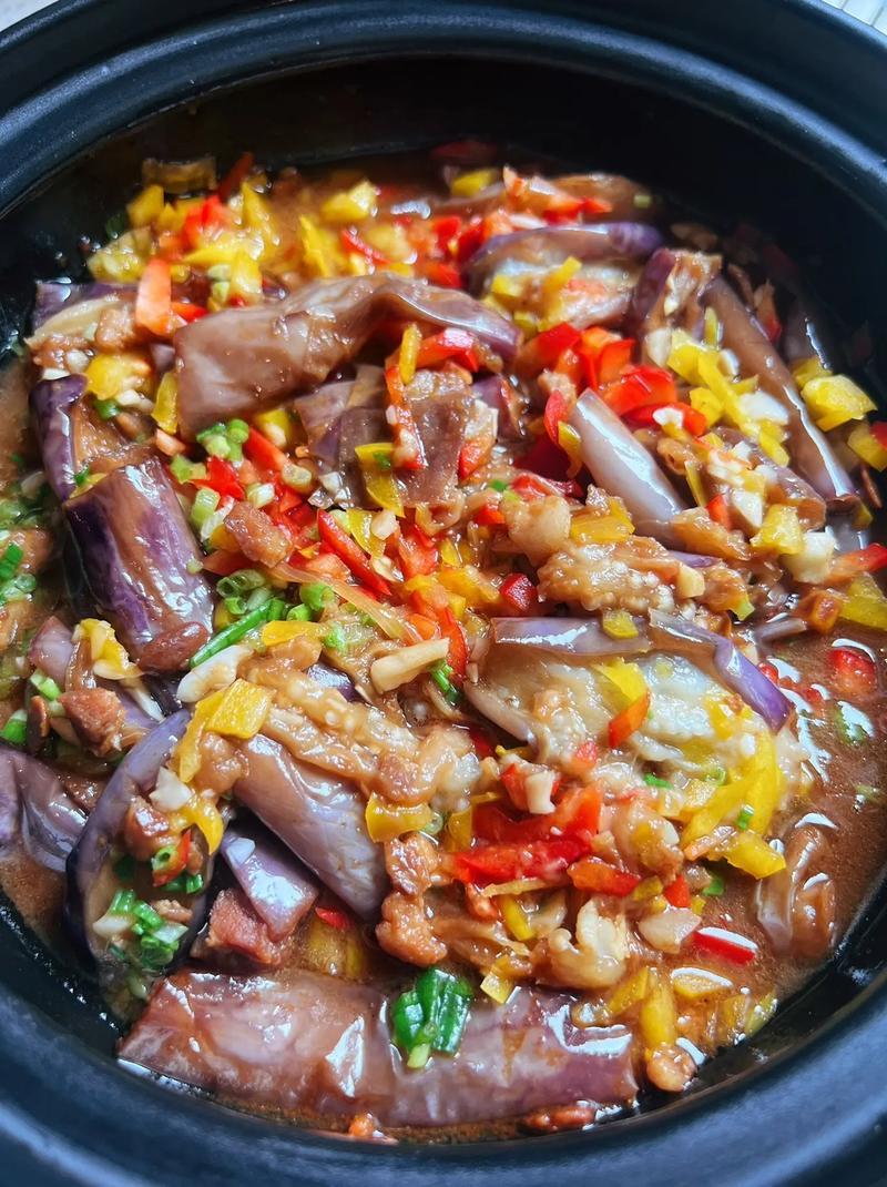 凉菜油焖茄子(油焖茄子放什么配料)