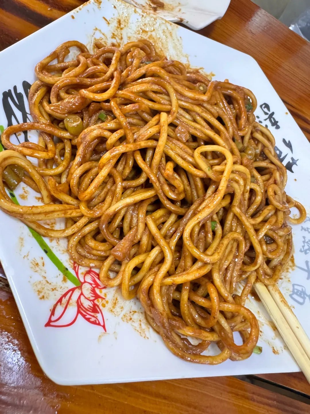 武汉热干面小吃(武汉热干面最好吃)