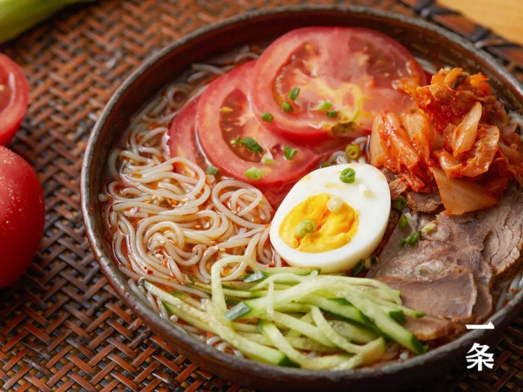 朝鲜族的特色小吃(朝鲜族的特色美食是什么?)